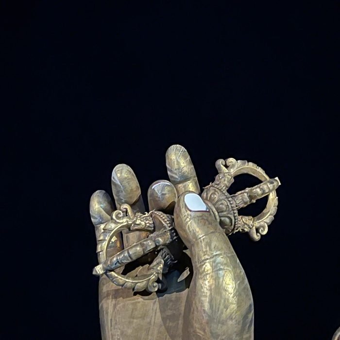 Meditation hand posture, Lingre Travel